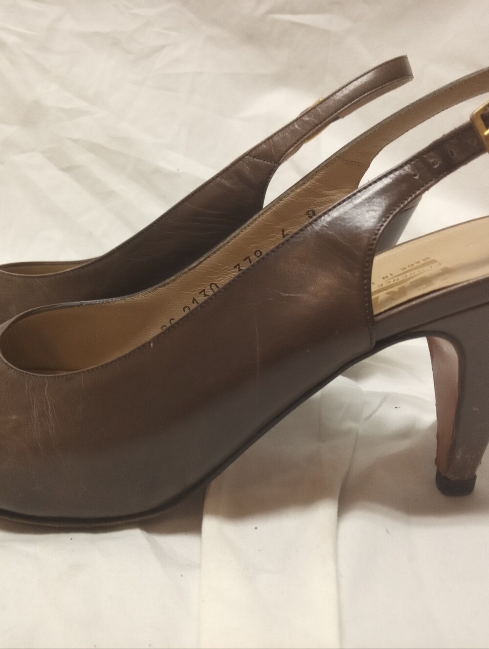 Salvatore Ferragamo Women's Sz 6 B Black Brown Leather Heels - Picture 3 of 5